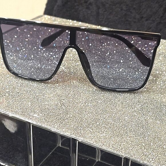 Quay Australia Nightfall Remixed Shield Flat Top Sunglasses main image 9